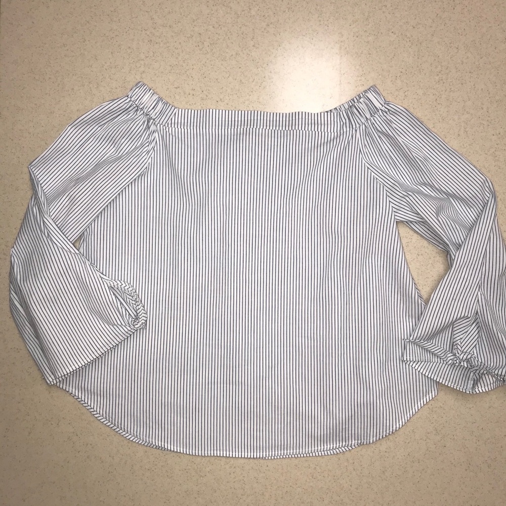 🌴3/$20 Maronie Striped Off the Shoulder Top Blue White